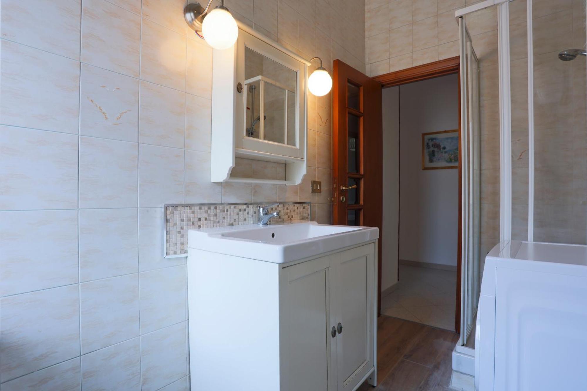 Bright Apartment Near The Sea With Parking Salerno Ngoại thất bức ảnh